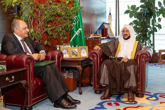 وزير الشؤون الإسلامية السعودي يستقبل سفير جمهورية مصر العربية لدى المملكة
