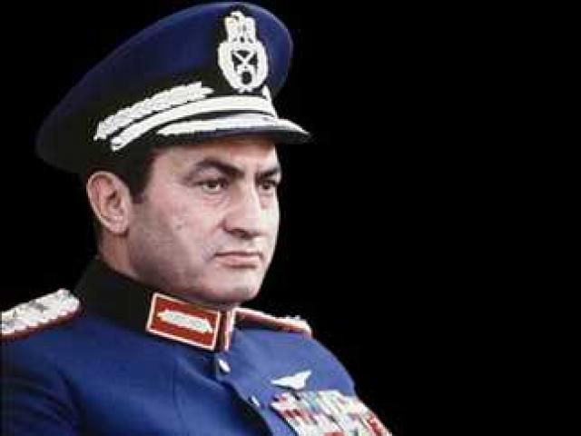 اللواء محيى نوح: مبارك كان رجلا عسكريا منضبطا
