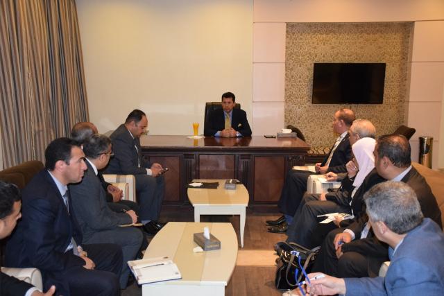 أشرف صبحي يجتمع بقيادات الوزارة لدراسة التدابير الاحترازية لمواجهة انتشار كورونا
