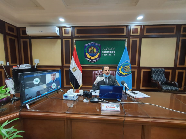 رئيس جامعة دمنهور