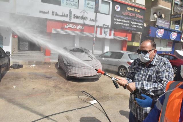 محافظ أسيوط يقود حملة تطهير وتعقيم