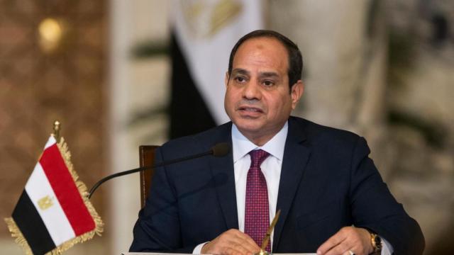 الرئيس السيسي يدرس أخطر 3 ملفات حول التحديات المصرية