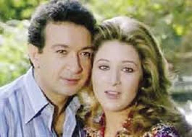 الفنان نور الشريف مع زوجته الفنناة بوسي من فيلم حبيبي دائما ..وصورته مع ابنتيه سارة ومي