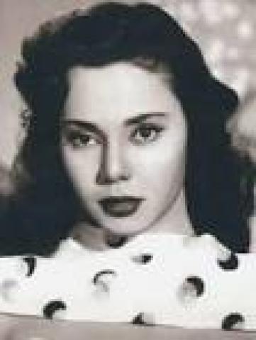 الفنانة القديرة ماجدة وابنتها الفنانةغادةنافع