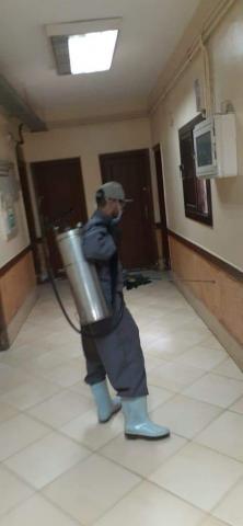 جانب من عمليه التطهير و التعقيم بالعاصمة
