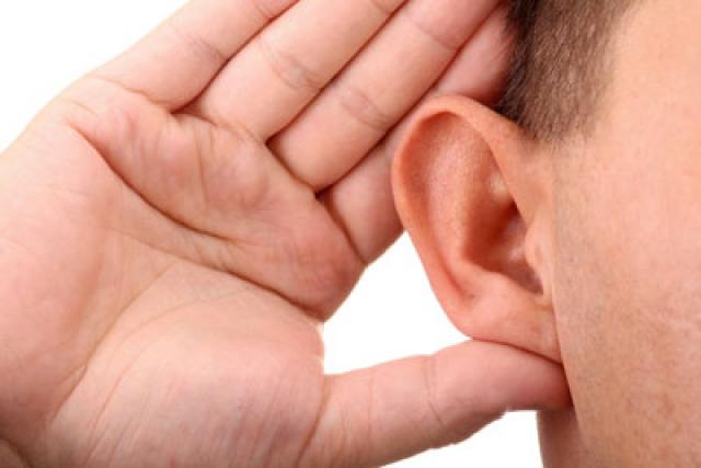 «سماعات الأذن الصينية».. سرطان سريع يغزو عقول المستهلكين