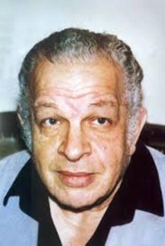 الفنان والمخرج الراحل احمد توفيق