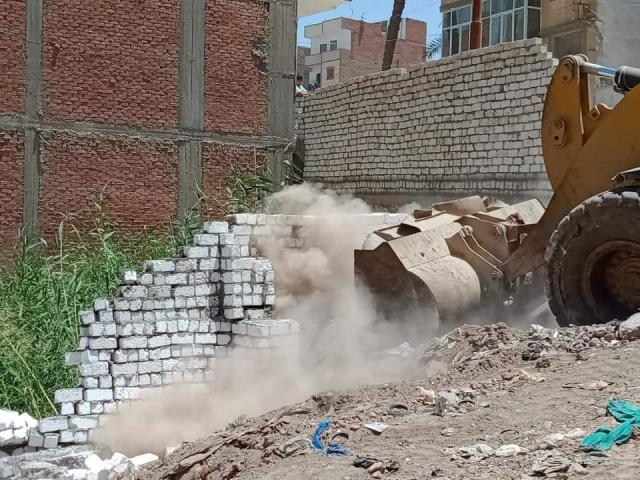ازاله التعديات على الأراضى الزراعية