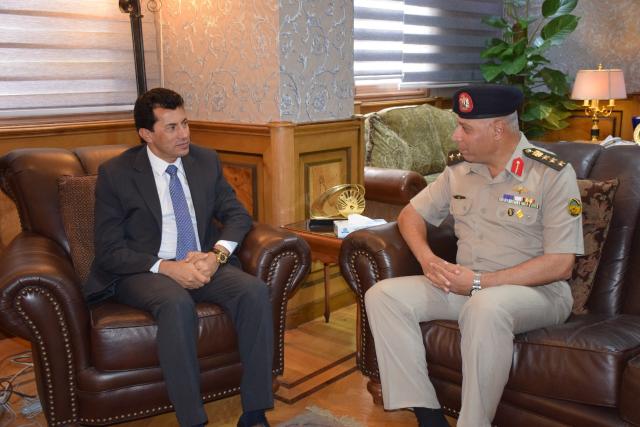 «صبحي» يناقش مع رئيس جهاز الرياضة العسكري استعدادات استضافة مصر لكأس العالم العسكرية