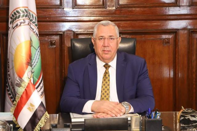  السيد القصير وزير الزراعة واستصلاح الاراضي