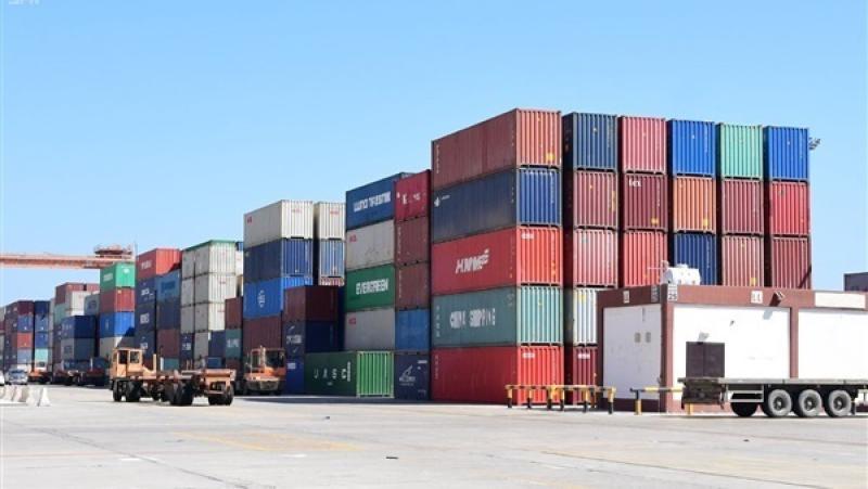 تداول 37 سفينة حاويات وبضائع عامة في ميناء دمياط