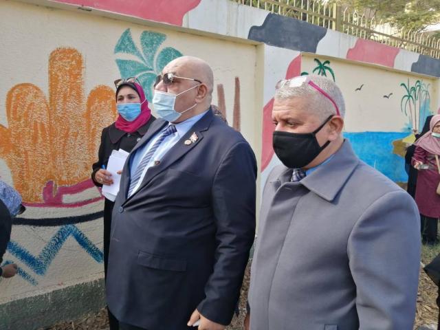 النجار يطلق مبادرة لتزيين جدران المدارس بالتعاون مع مدينة الزرقا