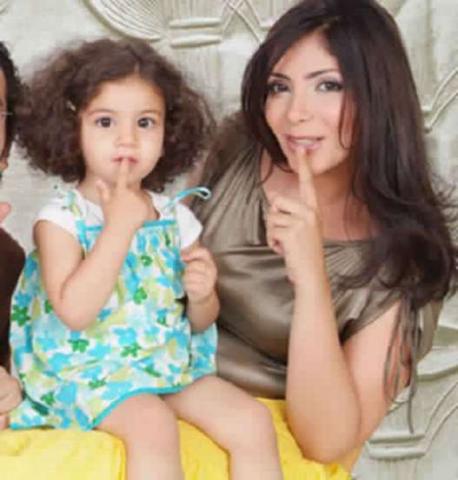 فنانات امهات صغيرات يحتفظن باناقتهم وشبابهم