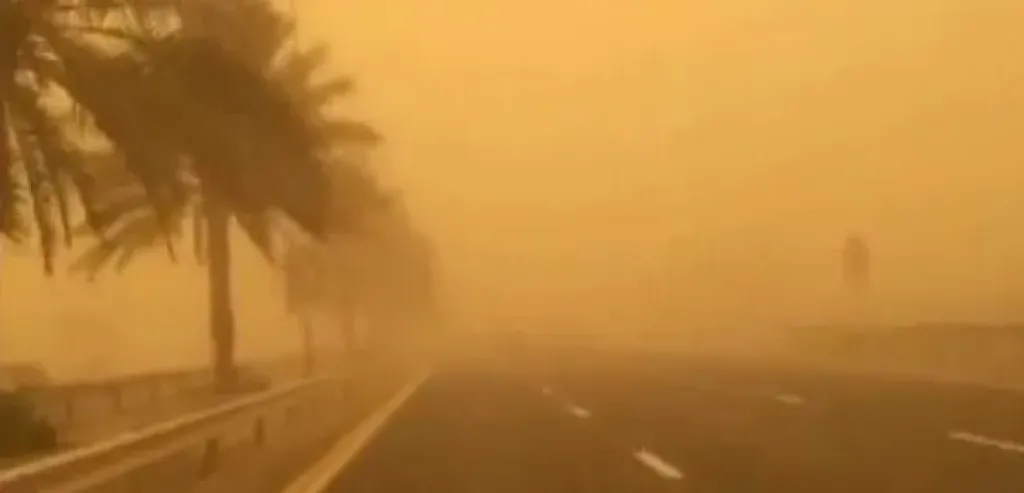 العاصفة الترابية