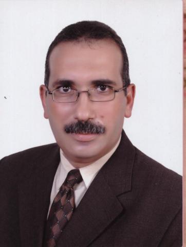 الدكتور عادل عامر
