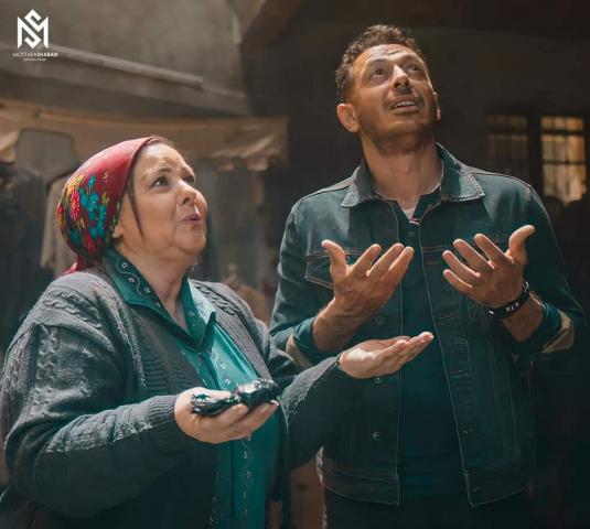 الفنانة دلال عبدالعزيز والفنان مصطفى شعبان