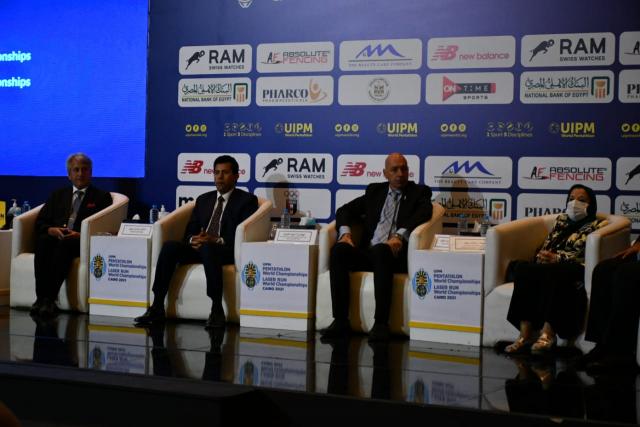 جانب من المؤتمر الصحفي