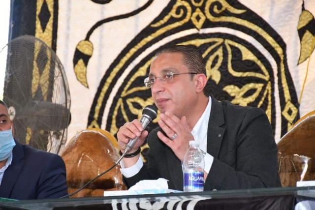 الدكتور احمد الأنصاري محافظ الفيوم