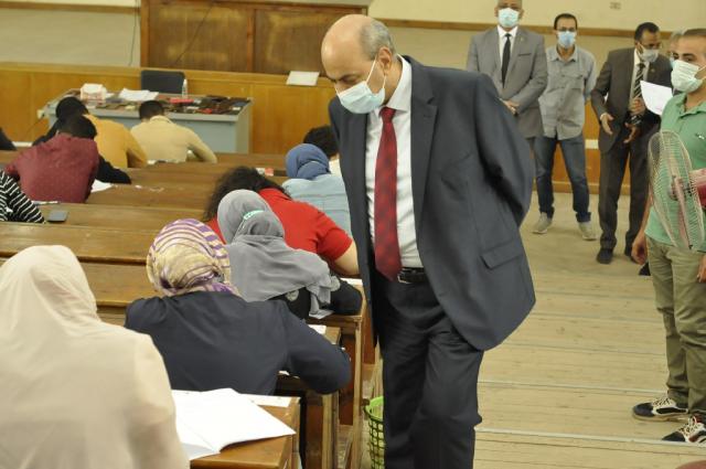 رئيس جامعة المنيا
