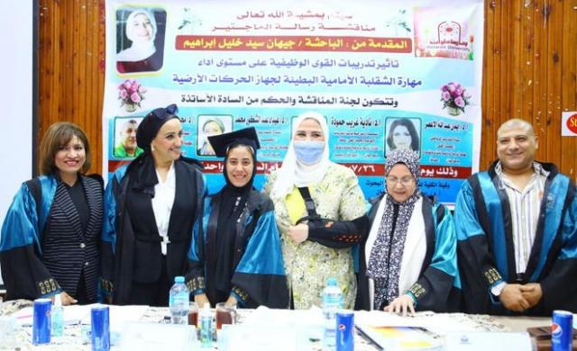 وزيرة التضامن الاجتماعي تشهد مناقشة رسالة ماجستير لإحدى بنات مصر بدور الأيتام