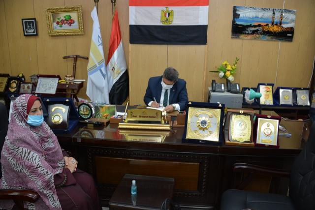 رئيس جامعة دمياط