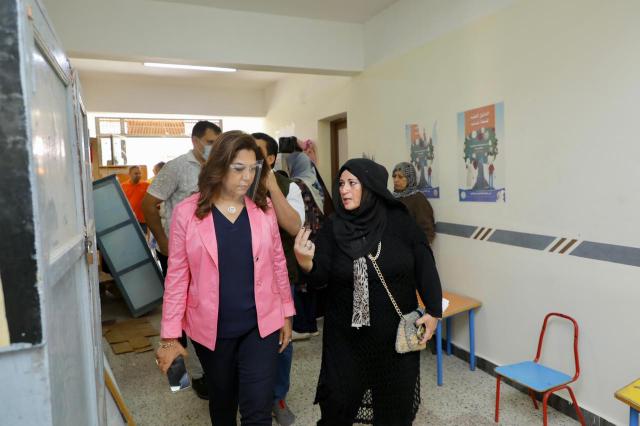 جانب من جولة المحافظ