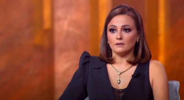 الفنانة بشرى