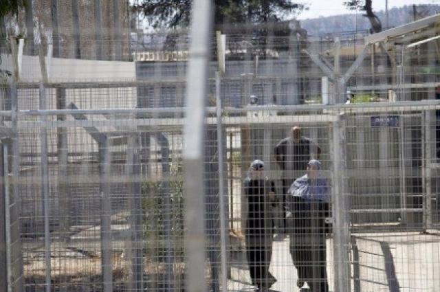 نادي الأسير: 34 أسيرة يقبعن في سجون الاحتلال