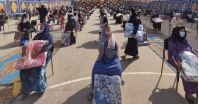 وزارة الداخلية توجه قافلة إنسانية لتوزيع المساعدات العينية 