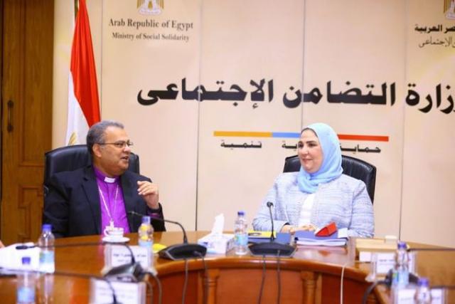 وزيرة التضامن الاجتماعي تستقبل رئيس الطائفة الإنجيلية بمصر