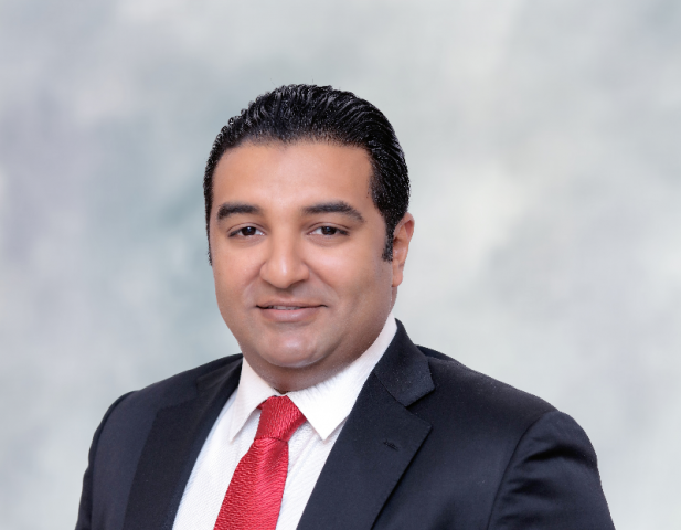  النائب محمود عصام