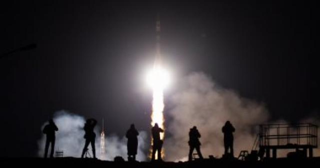 رمز العملية العسكرية الروسية في أوكرانيا يصعد إلى الفضاء على صاروخ ”سويوز”