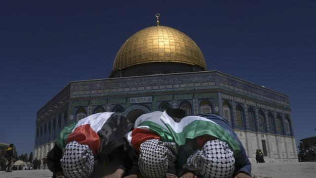 «الخارجية الفلسطينية»: تبني بينيت للمجموعات الإرهابية يثبت أن إسرائيل دولة إرهاب وفصل عنصري