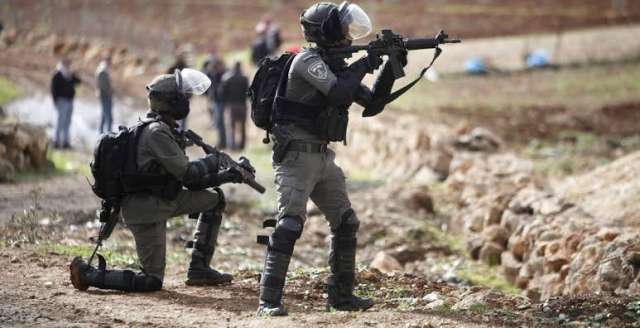 قوات الاحتلال تصيب عشرات الفلسطينيين خلال مواجهات بالضفة الغربية