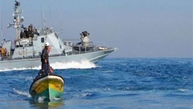 بحرية الاحتلال الإسرائيلي تطلق النار على الصيادين غرب غزة