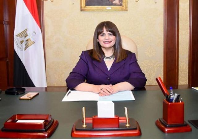 لسلامتهم.. وزيرة الهجرة تدعو المصريين بالخارج للاشتراك في البرامج التأمينية للدولة