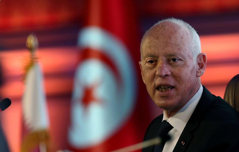 الرئيس التونسي يطلب فرض قيود على واردات المواد الكمالية