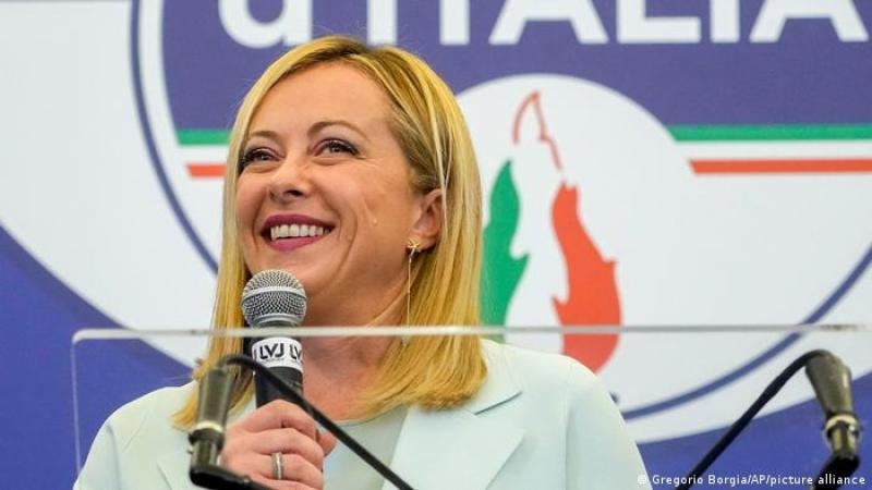 ميلوني تؤدي اليمين الدستورية كرئيسة لوزراء إيطاليا