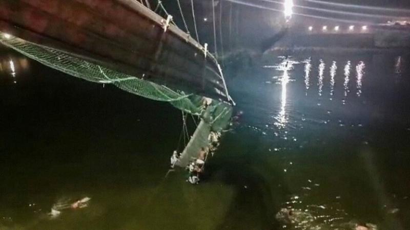 سلطات ولاية غوجارات الهندية: نتحمل مسؤولية انهيار الجسر