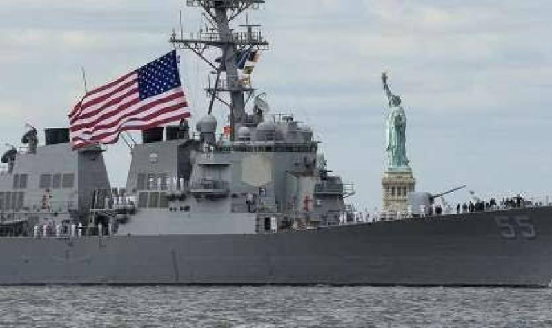 واشنطن: اقتراب زورق إيراني من سفينتين حربيتين أمريكيتين في مضيق هرمز
