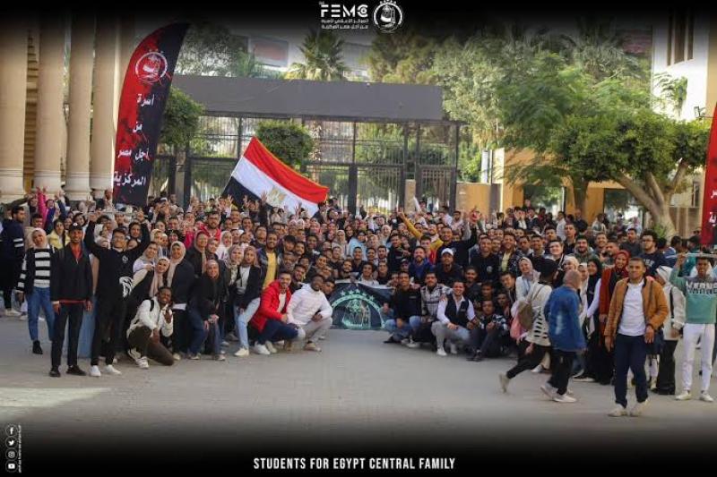 طلاب من أجل مصر تنظم محاضرة فنون التسويق بجامعة عين شمس