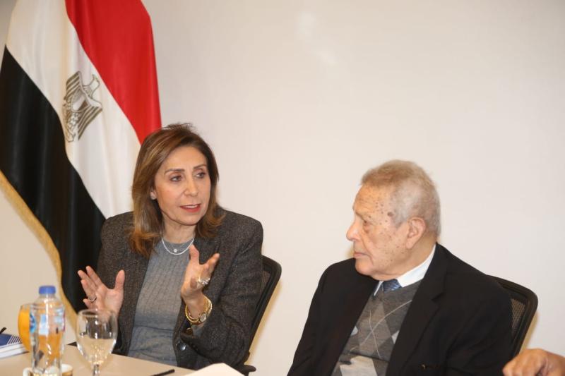 نيفين الكيلاني: الاستعانة بموظفي قصور الثقافة بالمكتبات التي تم الانتهاء من إنشائها