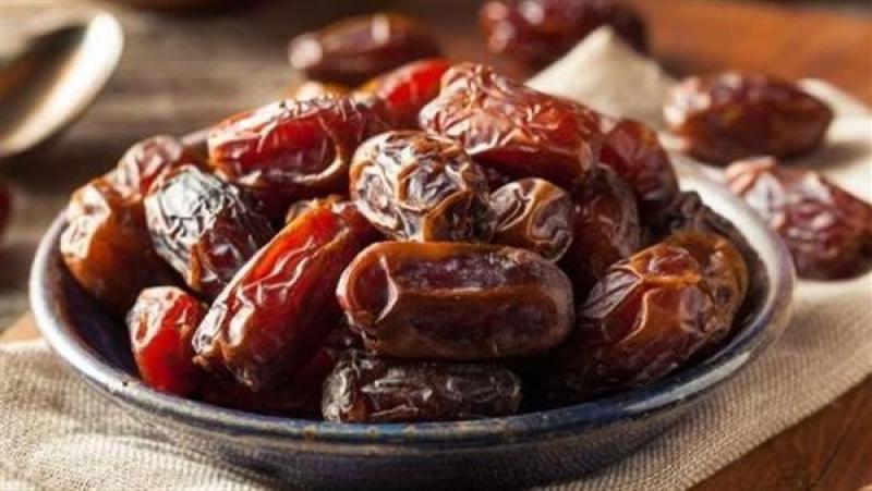 يحسن صحة القلب.. 4 فوائد لتناول التمر على الإفطار في رمضان