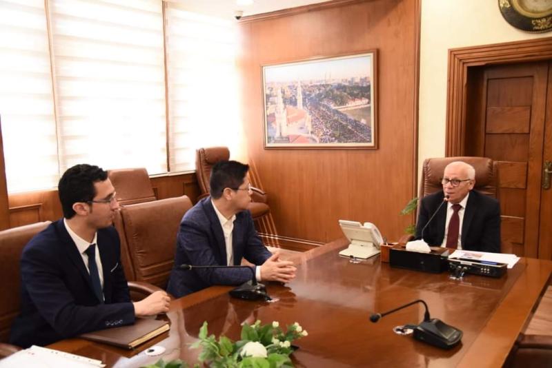 محافظ بورسعيد يلتقي رئيس «تيدا مصر» و«تيدا الصين» لبحث سبل التعاون