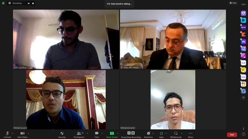 وزيرة الهجرة تعقد اجتماعا بالفيديو كونفرانس مع 100 من الطلاب المصريين بالسودان للاطمئنان على أوضاعهم