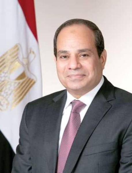 محافظ القاهرة يهنئ الرئيس بمناسبة الاحتفال بعيد العمال