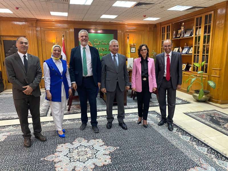 رئيس جامعة المنيا ييحث مع سفارة كولومبيا سبل تعزيز التعاون الأكاديمي والثقافي