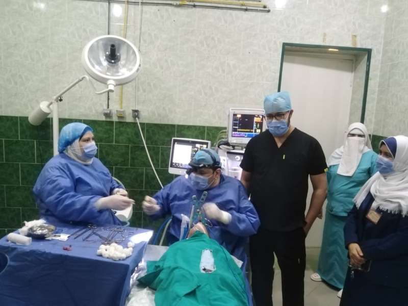إجراء  20 عملية جراحية لاستئصال اللوزتين بمستشفى الدلنجات المركزي