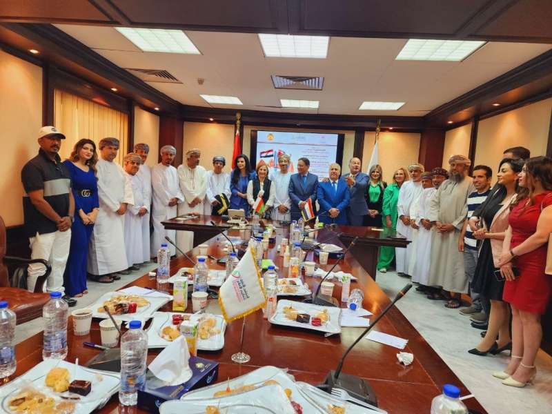 سفير عمان بالقاهرة: العالم يشهد تطورًا تقنيًا سريعًا ووسائل الإعلام التقليدية وقعت تحت تأثيره