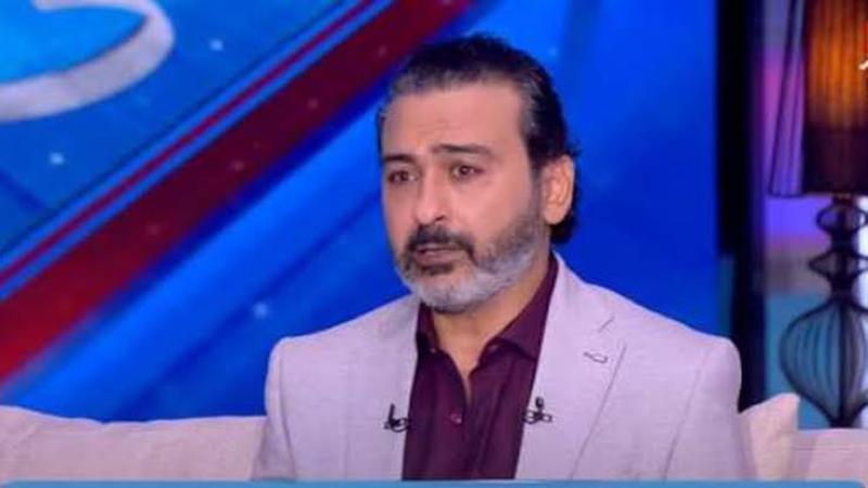 أحمد عزمي يبكي: أمي تعبت جدا معايا